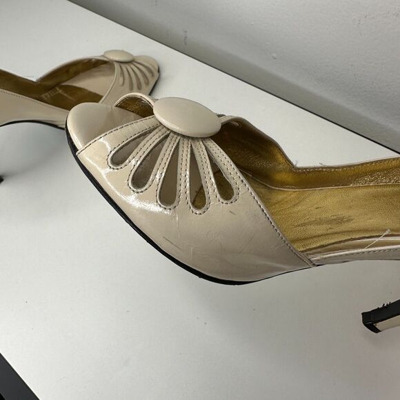 Claudia Ciuti Nude Cream Patent Leather Open Toe Heels Center Button Cut Outs 8 - Picture 7 of 14